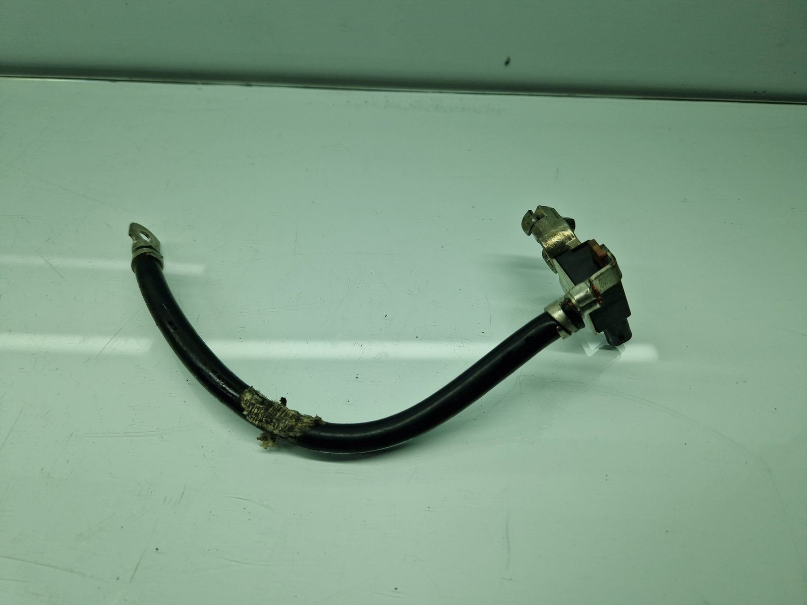 Borna baterie (-) AUDI A4 (8K5, B8) Avant [Fabr 2008-2015] 8K0915181E - imagine 1