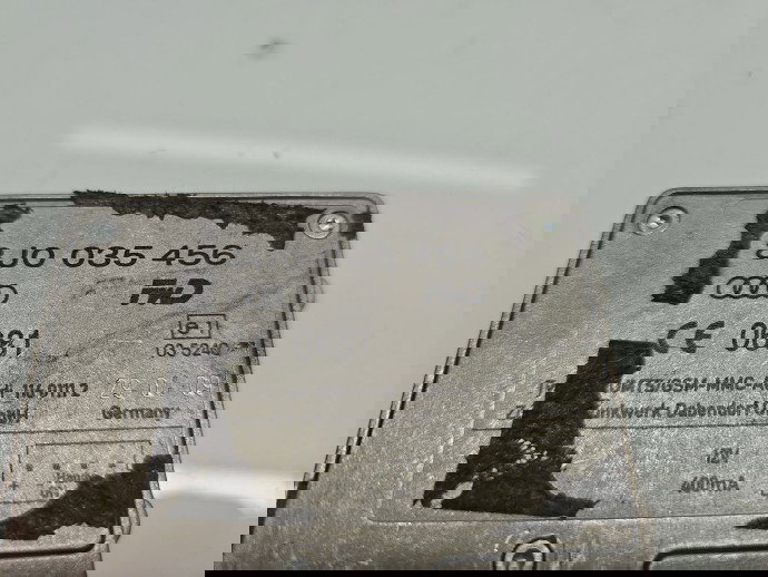  Amplificator antena  AUDI Q5 (8RB) [ Fabr 2008-2016] 8J0035456