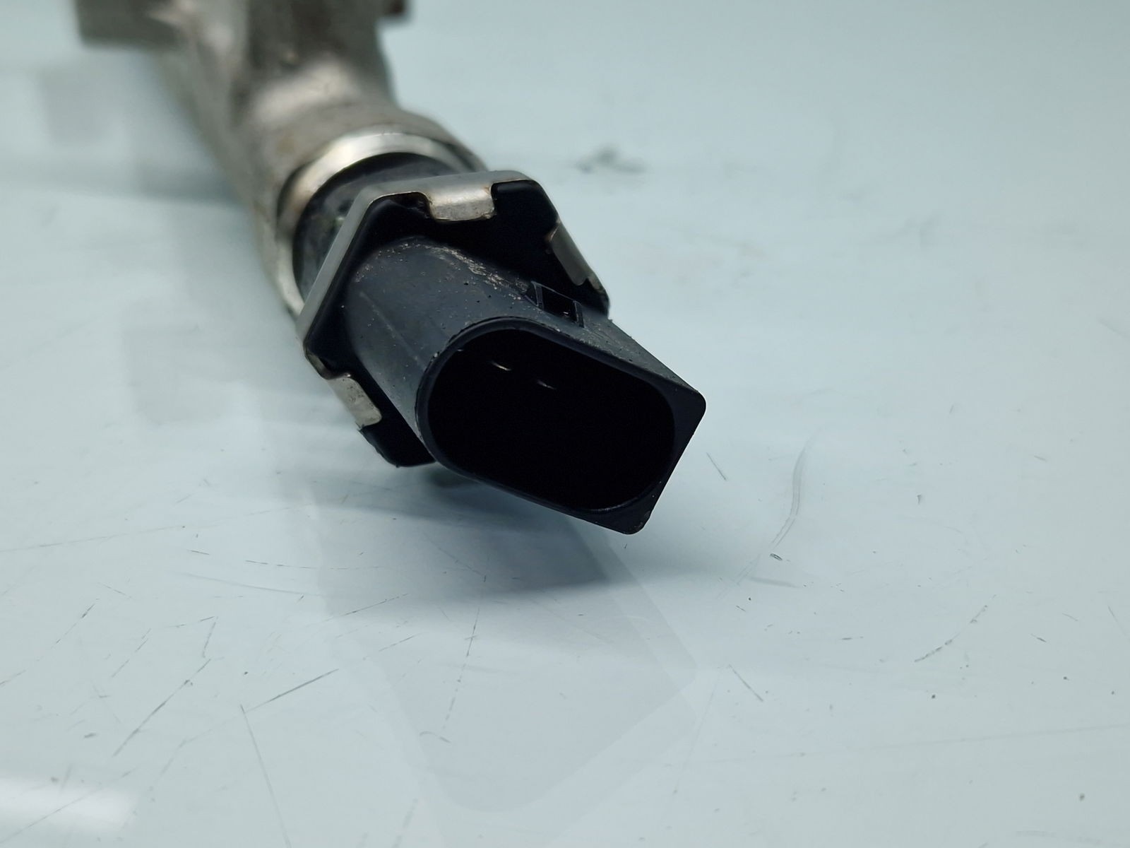 Rampa injectoare Volkswagen Passat B8 (3G2) [Fabr 2015-prezent] 05E133320B 1.5 TSI DPCA 110KW / 150CP - imagine 3