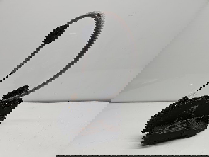 Broasca usa stanga spate Volkswagen Touran (5T1) R-line [Fabr 2015-prezent] 5TA839015K