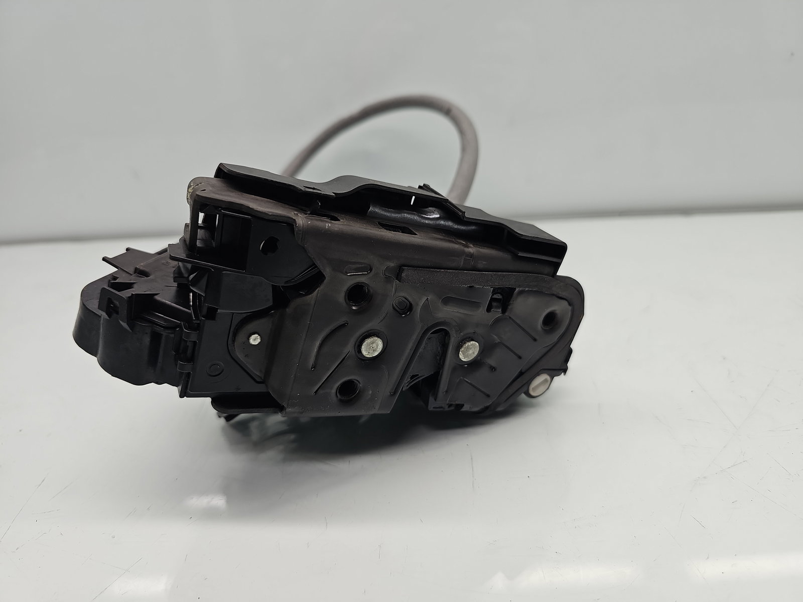 Broasca usa stanga spate Volkswagen Touran (5T1) R-line [Fabr 2015-prezent] 5TA839015K - imagine 3