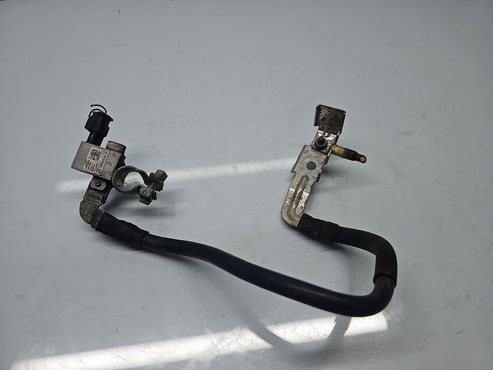 Borna baterie (-) Volkswagen Tiguan II (AD1, AX1) [Fabr 2016-2018] 5QA915181D - imagine 1