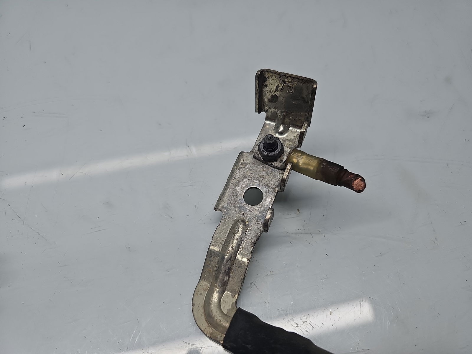 Borna baterie (-) Volkswagen Tiguan II (AD1, AX1) [Fabr 2016-2018] 5QA915181D - imagine 4