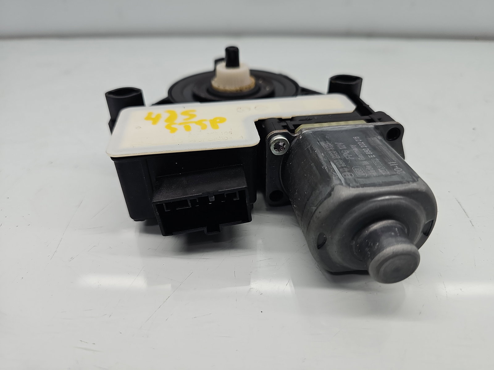 Motoras geam stanga spate Volkswagen Touran (5T1) R-line [Fabr 2015-prezent] 5Q0959407E - imagine 2