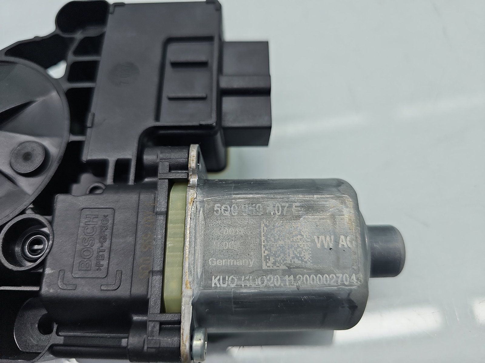 Motoras geam stanga spate Volkswagen Touran (5T1) R-line [Fabr 2015-prezent] 5Q0959407E - imagine 5