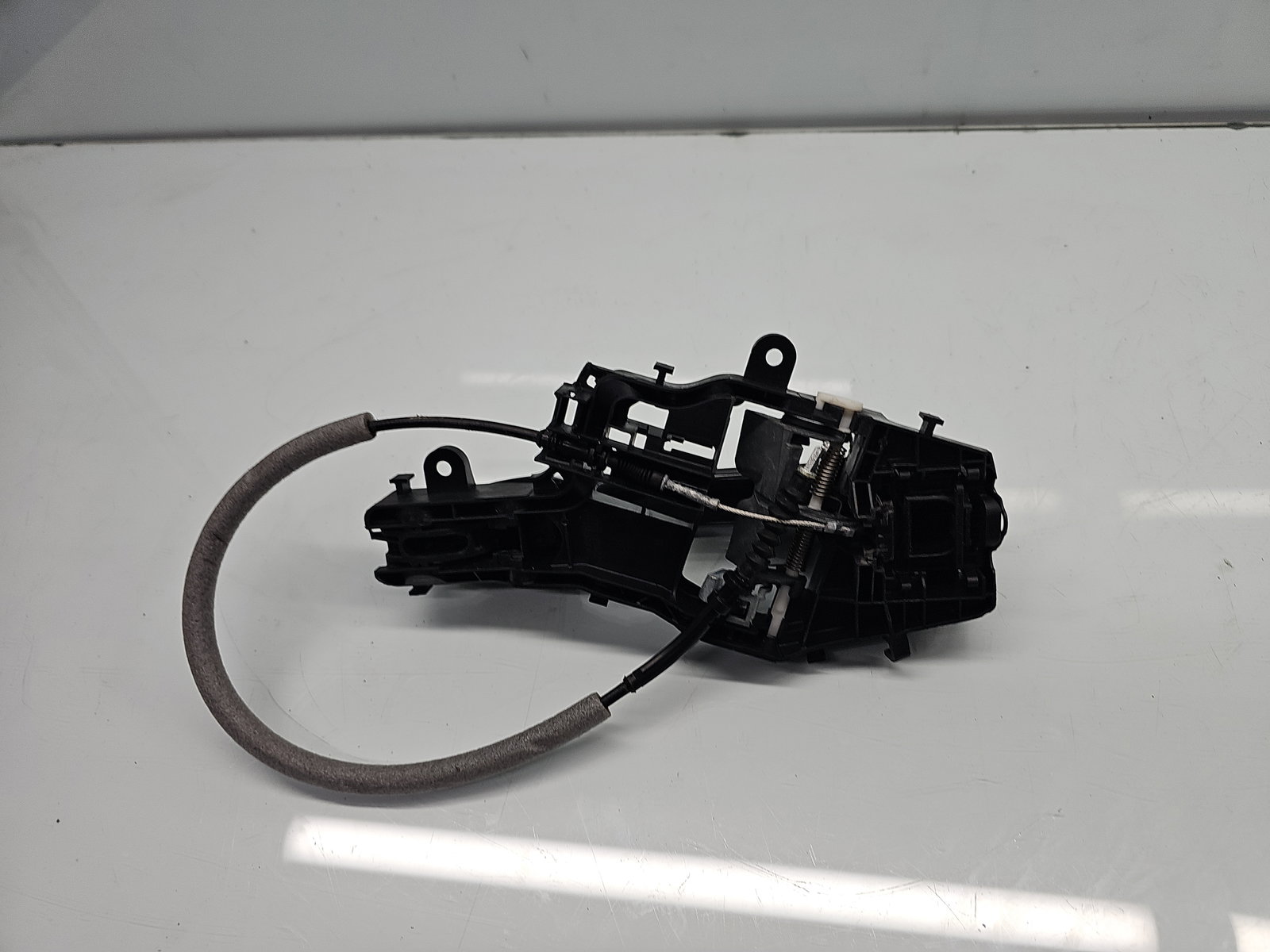 Maner usa stanga spate Volkswagen Touran (5T1) R-line [Fabr 2015-prezent] LC7Q - imagine 4