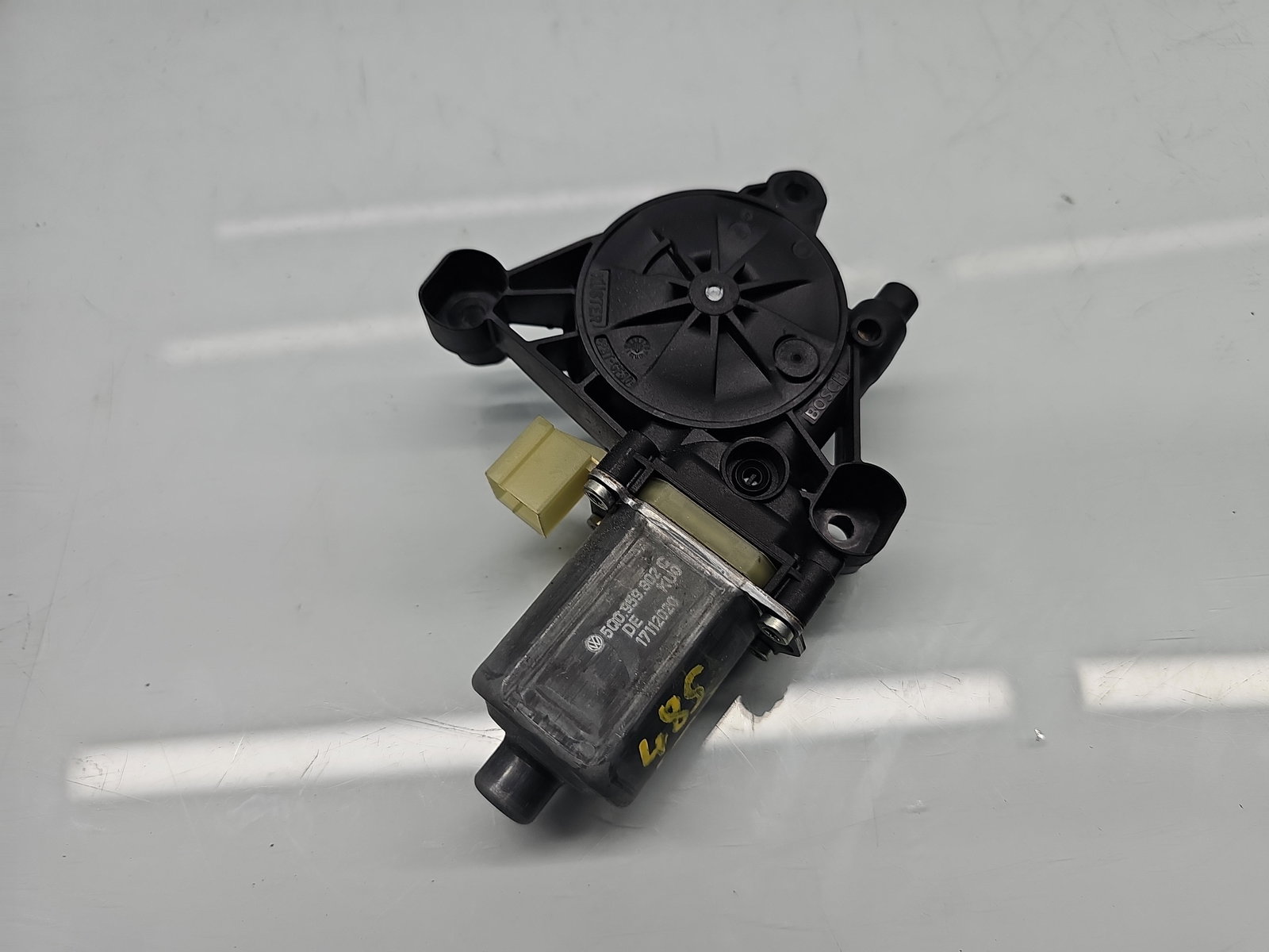 Motoras geam stanga fata Volkswagen Touran (5T1) R-line [Fabr 2015-prezent] 5Q0959802C - imagine 4