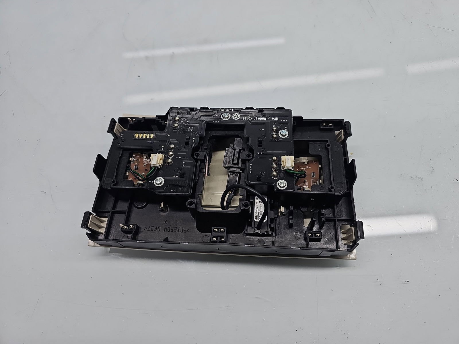 Plafoniera fata Volkswagen Golf 7 (5G) [Fabr 2014-prezent] 5TA947105B - imagine 4