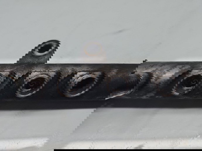 Rampa injectoare Volvo XC90 [Fabr 2002-2014] 30777759/0445215025 2.0 D5204T5 110KW / 150CP