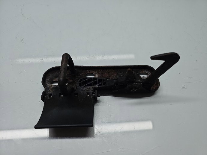 Maner deschidere capota Volkswagen Passat B7 (365) Variant [Fabr 2010-2014] 3AA823480