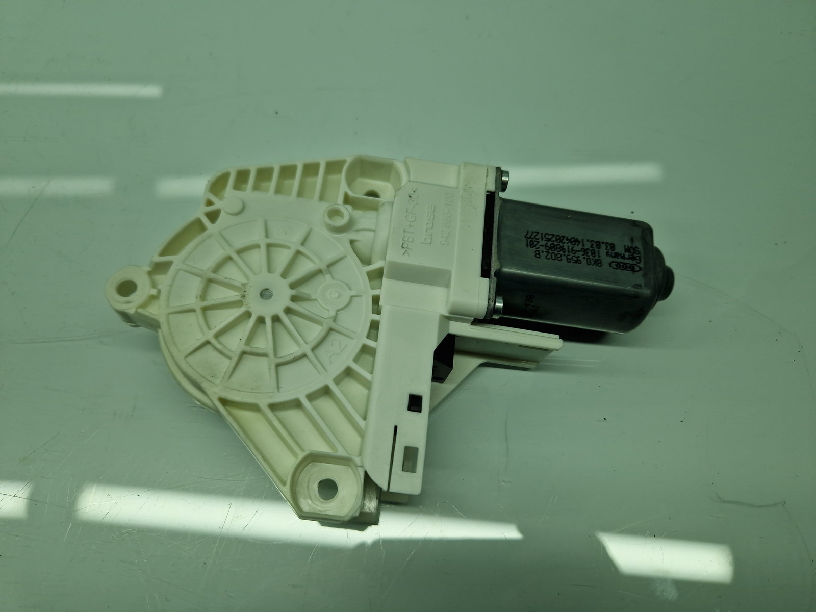 Motoras geam dreapta fata AUDI A6 (4G2, C7) [Fabr 2012-2017] 8K0959802B - imagine 2