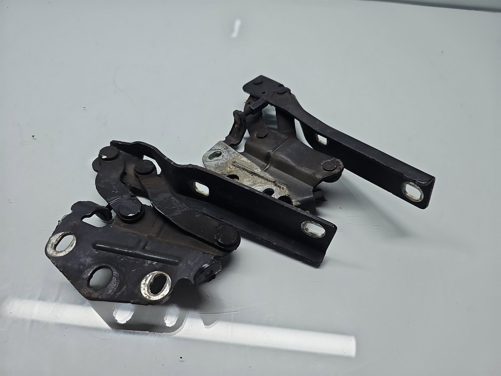 Set balamale capota Volkswagen Passat B7 (365) Variant [Fabr 2010-2014] 3AA823302/3AA823301 - imagine 3