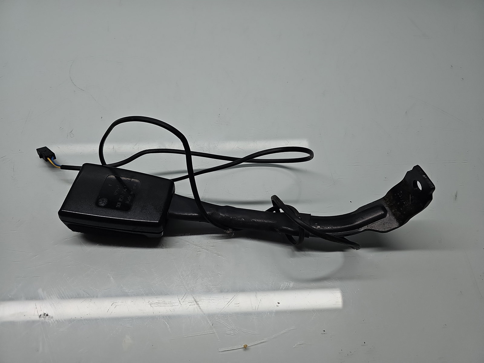 Capsa centura dreapta fata Volkswagen Passat B7 (365) Variant [Fabr 2010-2014] 1K8857756C - imagine 1