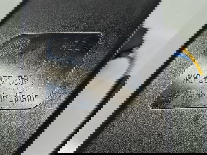  Capsa centura dreapta fata Volkswagen Passat B7 (365) Variant [Fabr 2010-2014] 1K8857756C