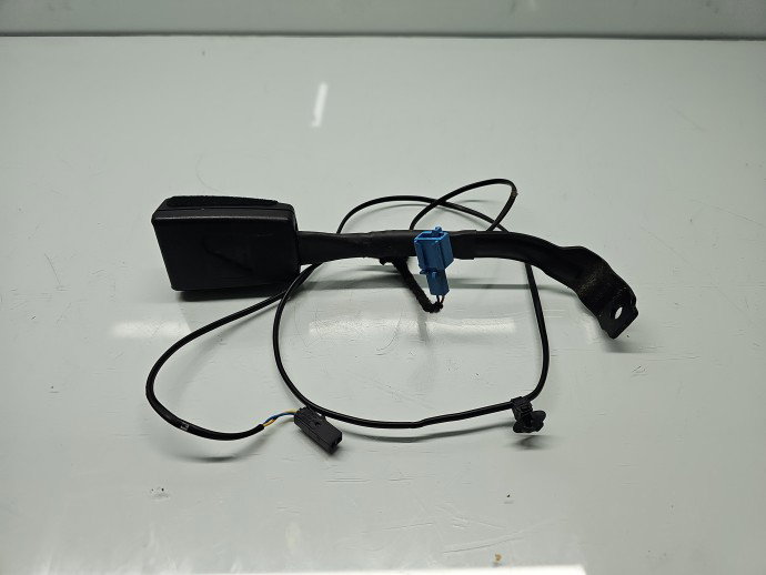  Capsa centura stanga fata Volkswagen Passat B7 (365) Variant [Fabr 2010-2014] 1K8857755D
