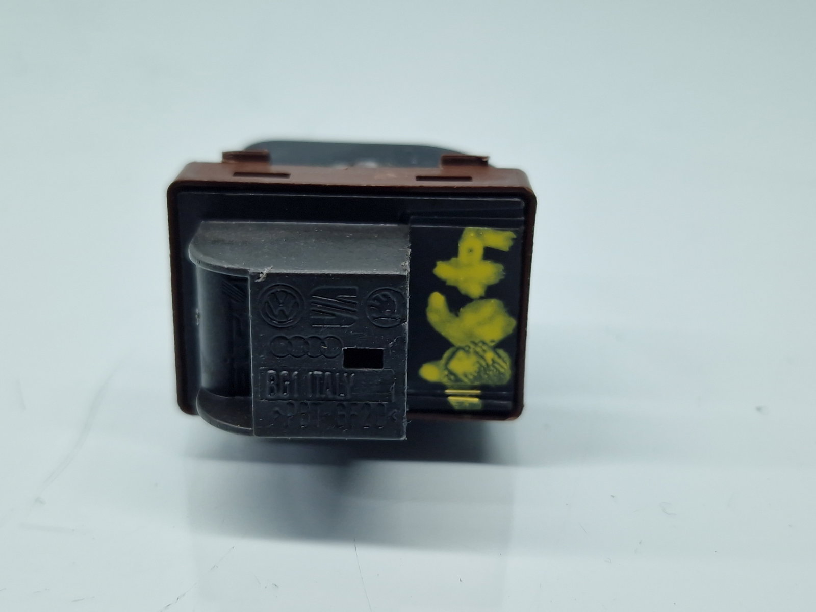 Buton deschidere portbagaj AUDI A6 (4G2, C7) [Fabr 2012-2017] 4H0959831A - imagine 2