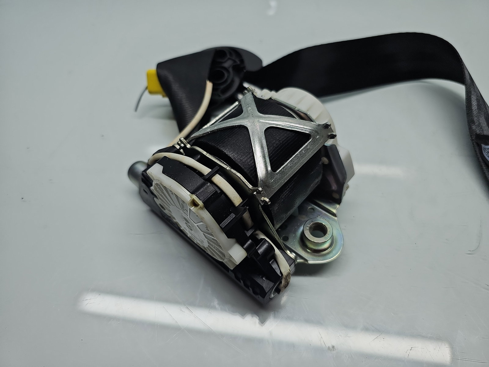 Centura stanga fata Volkswagen Passat B7 (365) Variant [Fabr 2010-2014] 3C1857705P - imagine 3