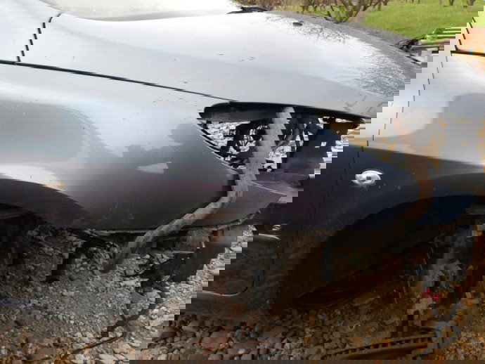 Aripa dreapta fata Peugeot 307 1.6 benz EZW 2000-2008