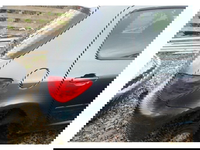 Aripa dreapta spate Peugeot 307 1.6 benz EZW 2000-2008