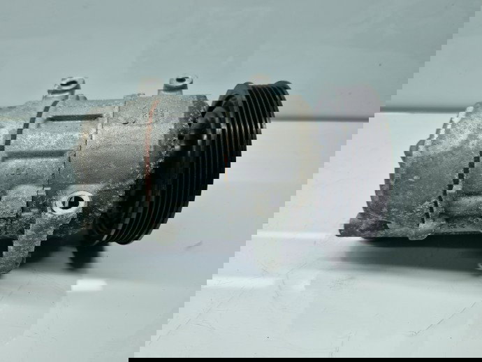 Compresor clima Renault Megane 3 Hatchback (X95) [Fabr 2008-2015] 8200939386A 1.6 Benz K4M848 81KW / 110CP