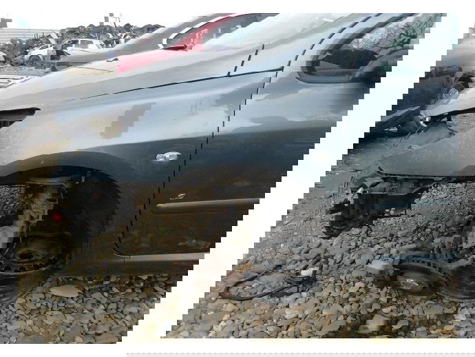 Aripa stanga fata Peugeot 307 1.6 benz EZW 2000-2008
