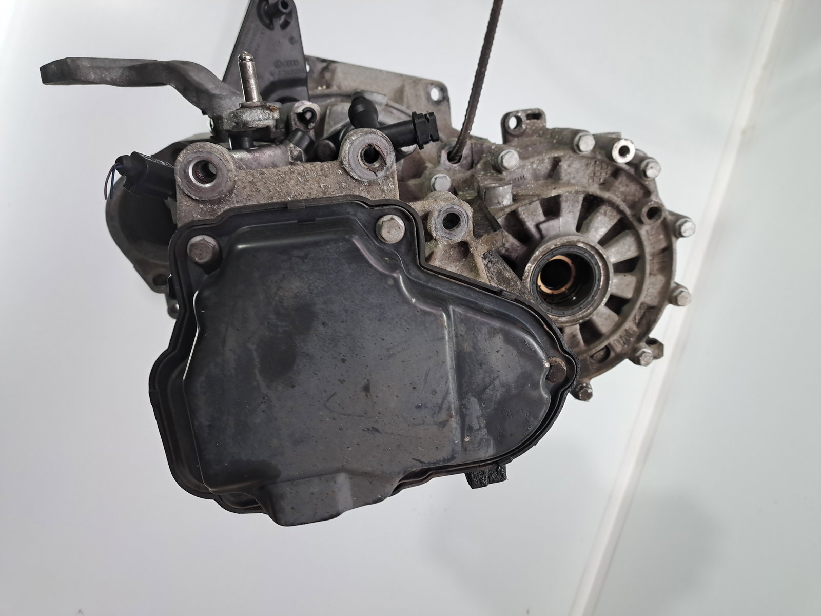 Cutie viteze manuala 5 trepte AUDI A3 Sportback (8PA) [Fabr 2004-2013] Facelift 1.6 TDI CAYC LUB 77KW / 105CP - imagine 3