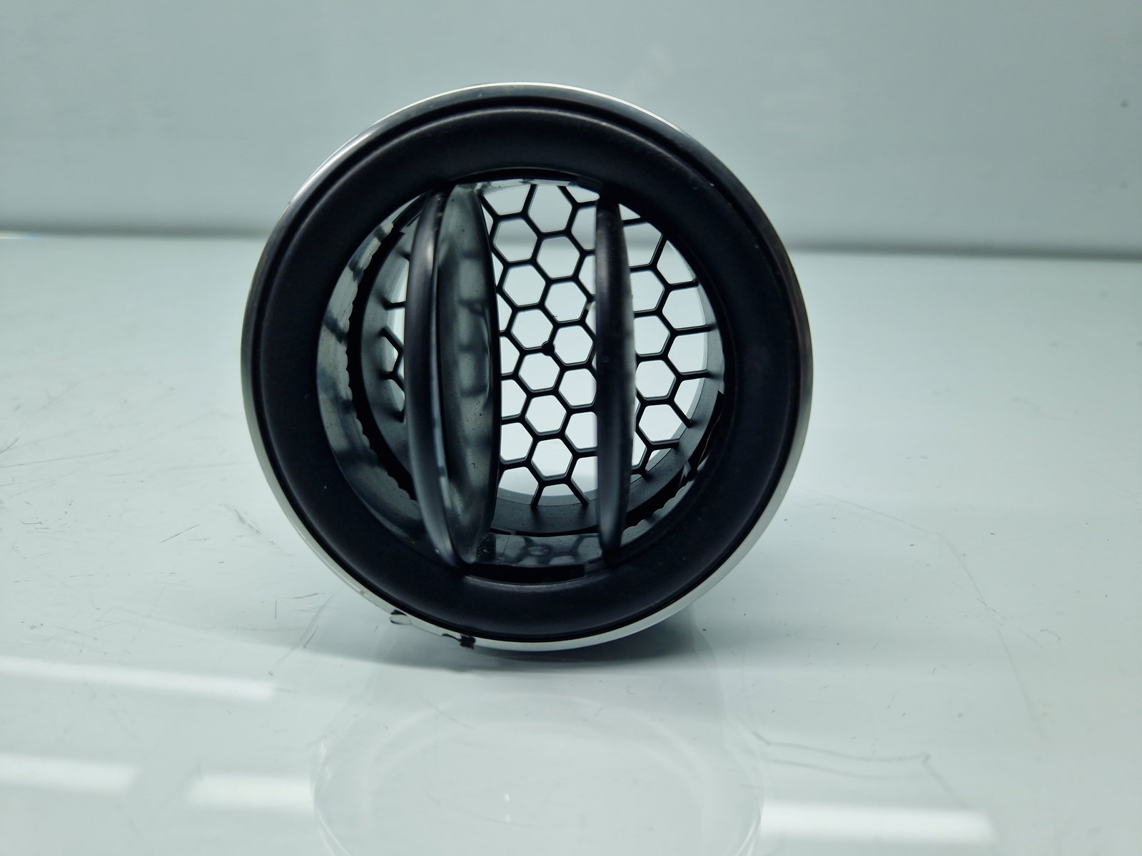 Grila aerisire dreapta Dacia Logan II MCV BK (K52) [Fabr 2013-2022] Facelift 687603982R - imagine 2