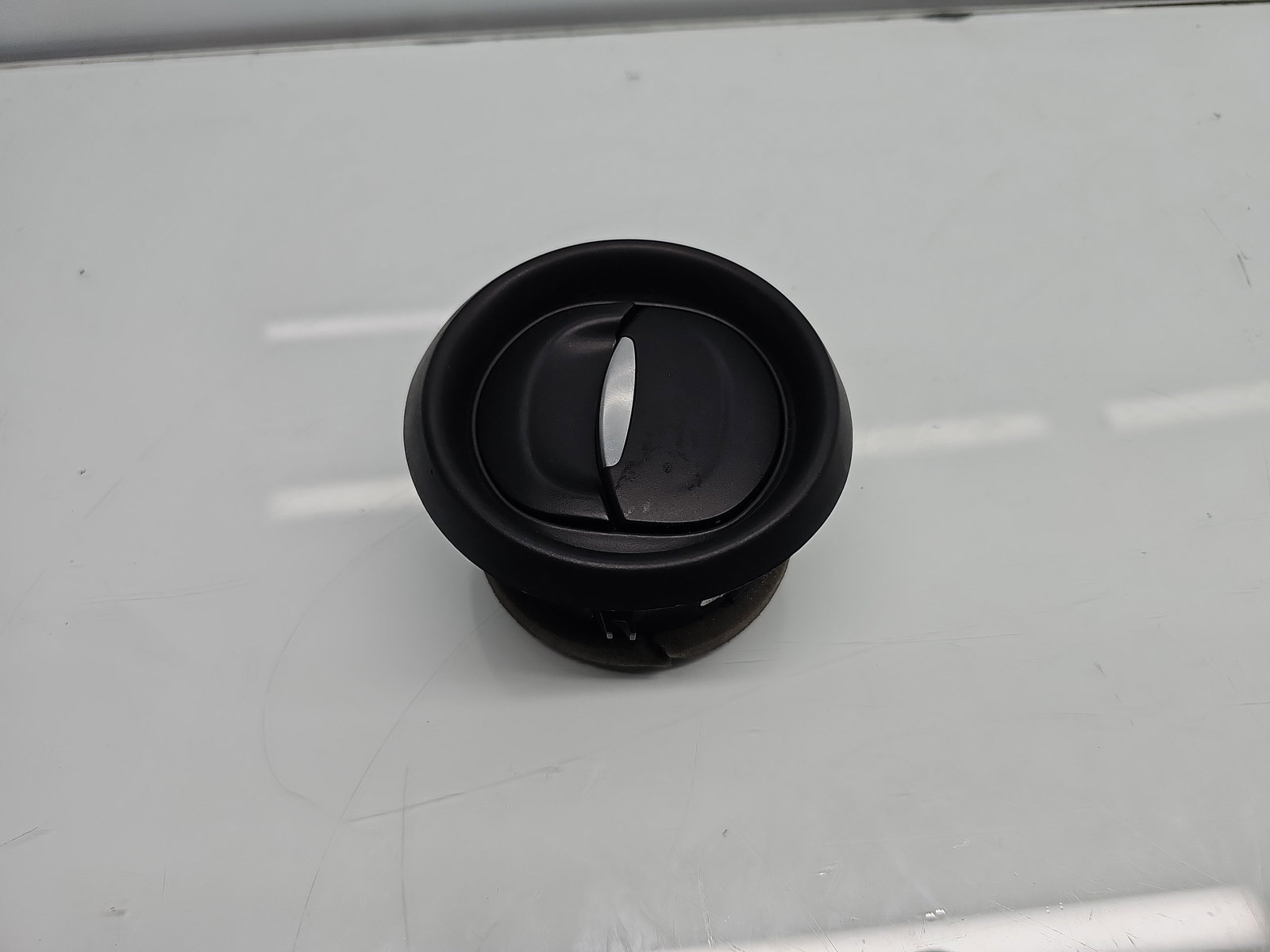 Grila aerisire dreapta Renault Clio 4 (B98) Hatchback [Fabr 2012-2020] 687605663R - imagine 1