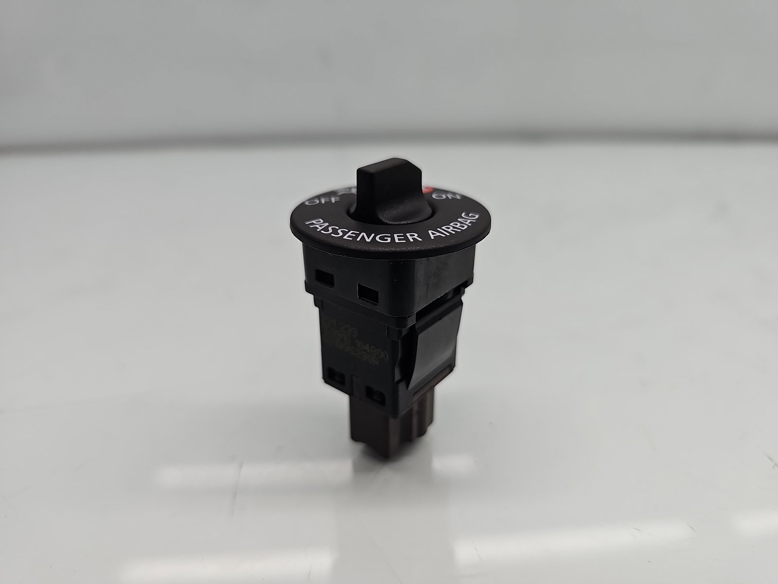 Buton ON/OFF airbag Renault Clio 4 (B98) Hatchback [Fabr 2012-2020] 681995290R - imagine 2