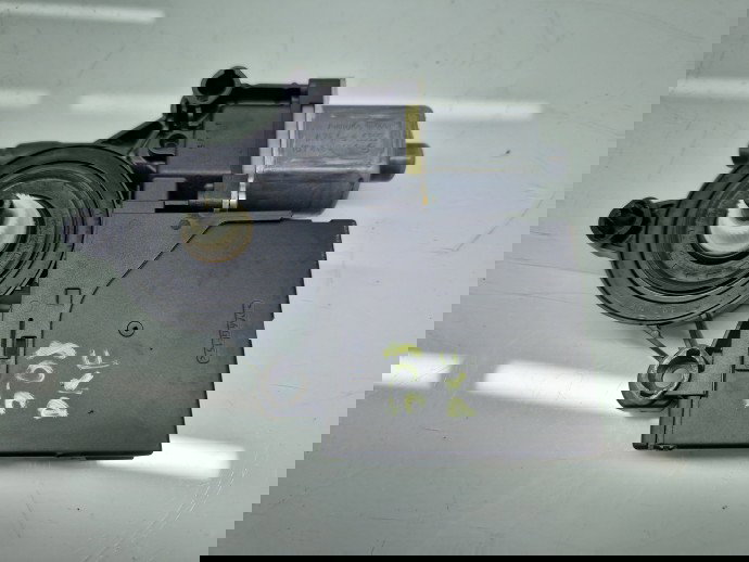 Motoras geam dreapta fata Volkswagen Passat B7 (365) Variant [Fabr 2010-2014] 0130822451