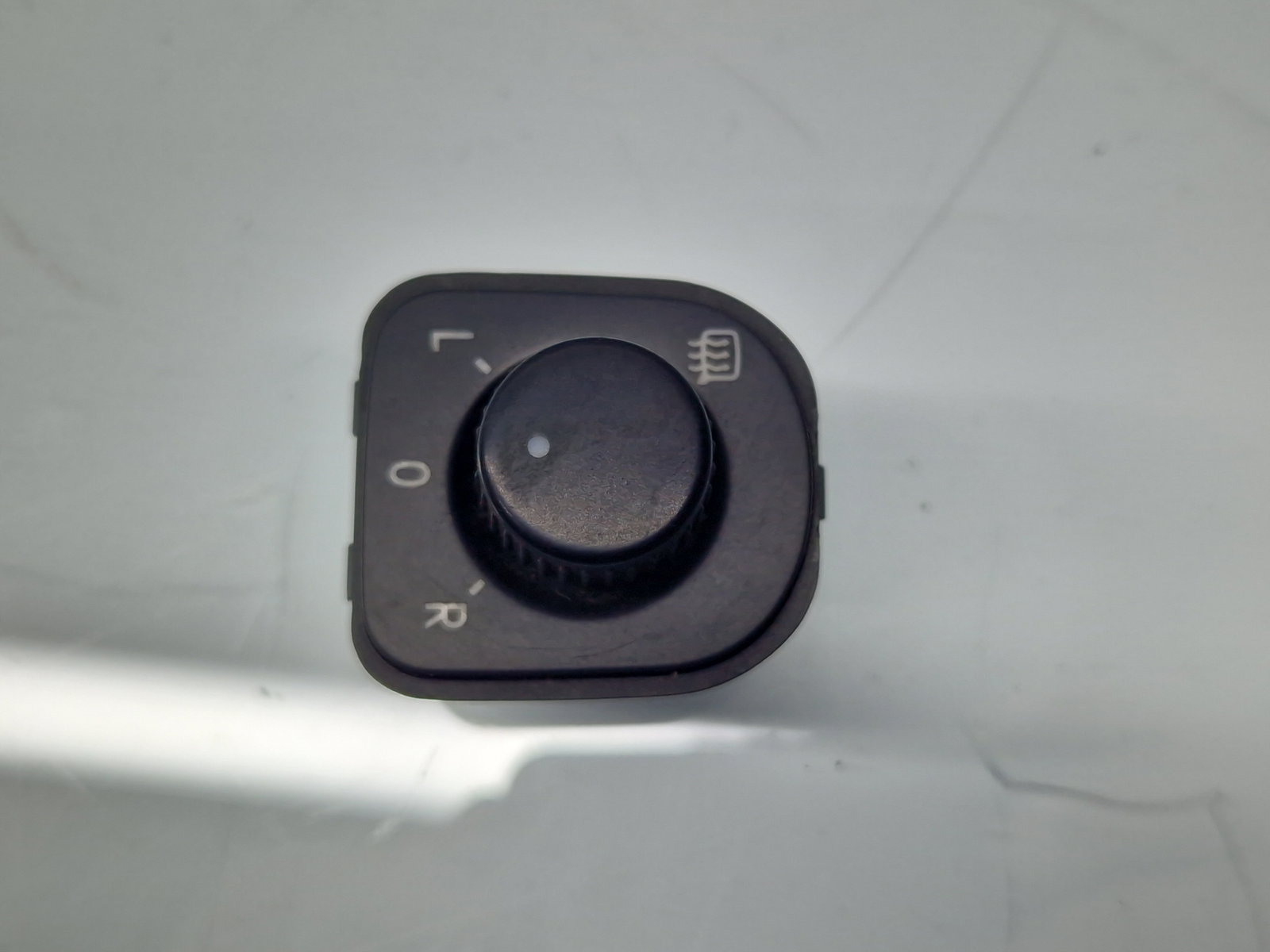 Buton reglaj oglinzi Volkswagen Passat B7 (365) Variant [Fabr 2010-2014] 1K0959565L - imagine 5