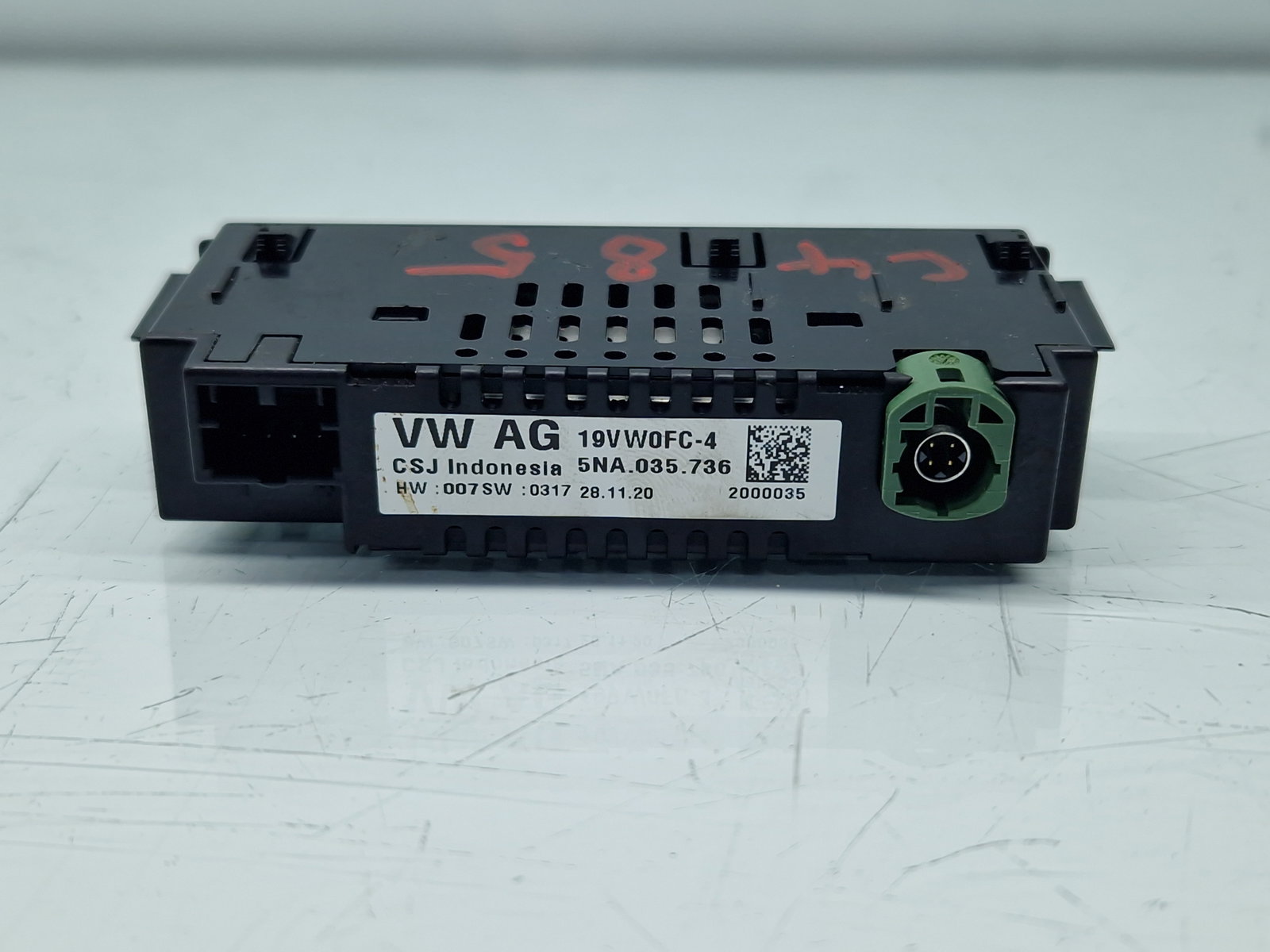 Conector auxiliar USB Volkswagen Touran (5T1) R-line [Fabr 2015-prezent] 5NA035736 - imagine 3