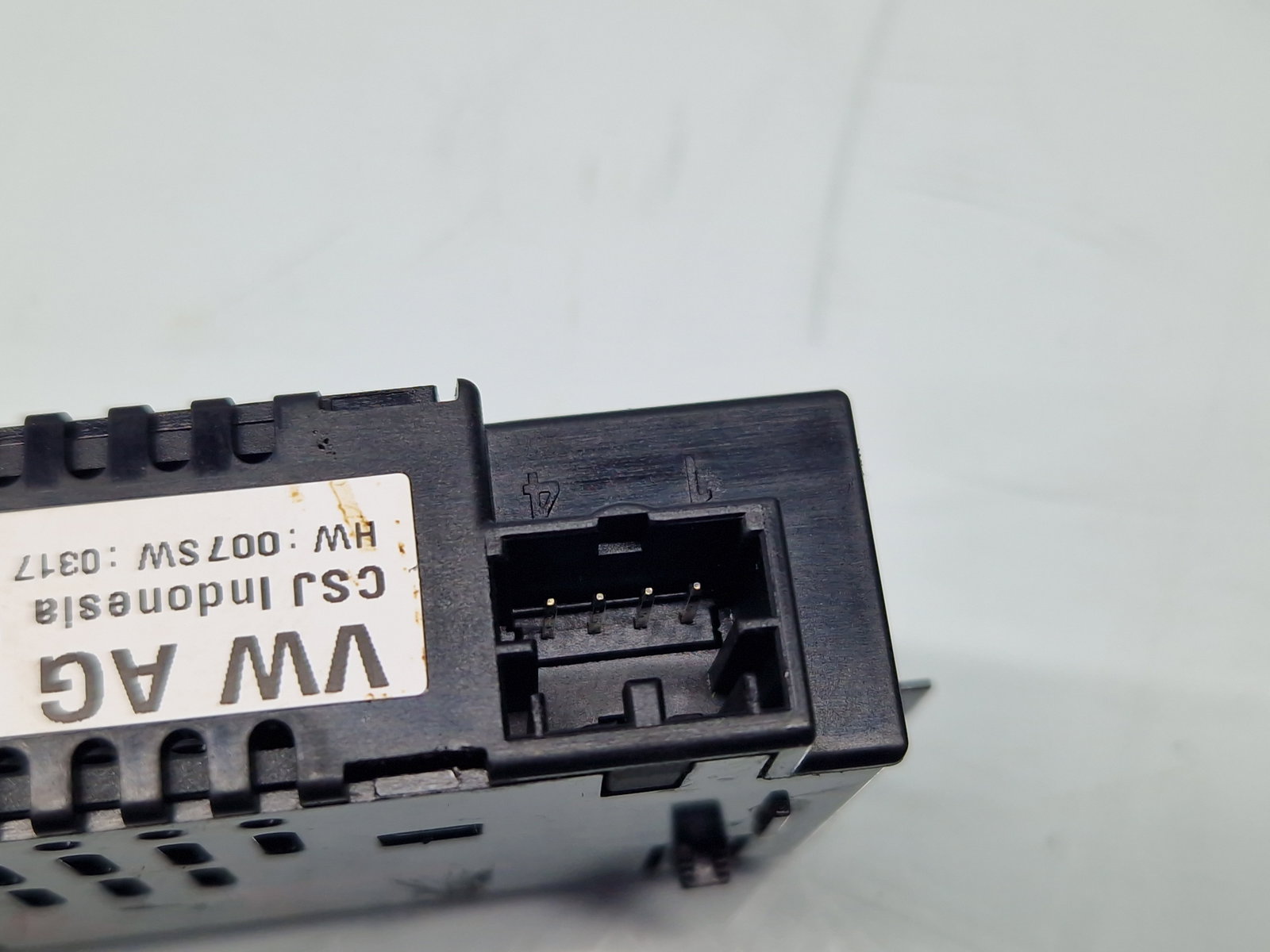 Conector auxiliar USB Volkswagen Touran (5T1) R-line [Fabr 2015-prezent] 5NA035736 - imagine 6