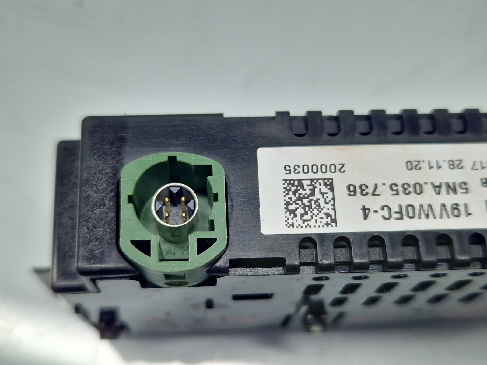 Conector auxiliar USB Volkswagen Touran (5T1) R-line [Fabr 2015-prezent] 5NA035736 - imagine 7