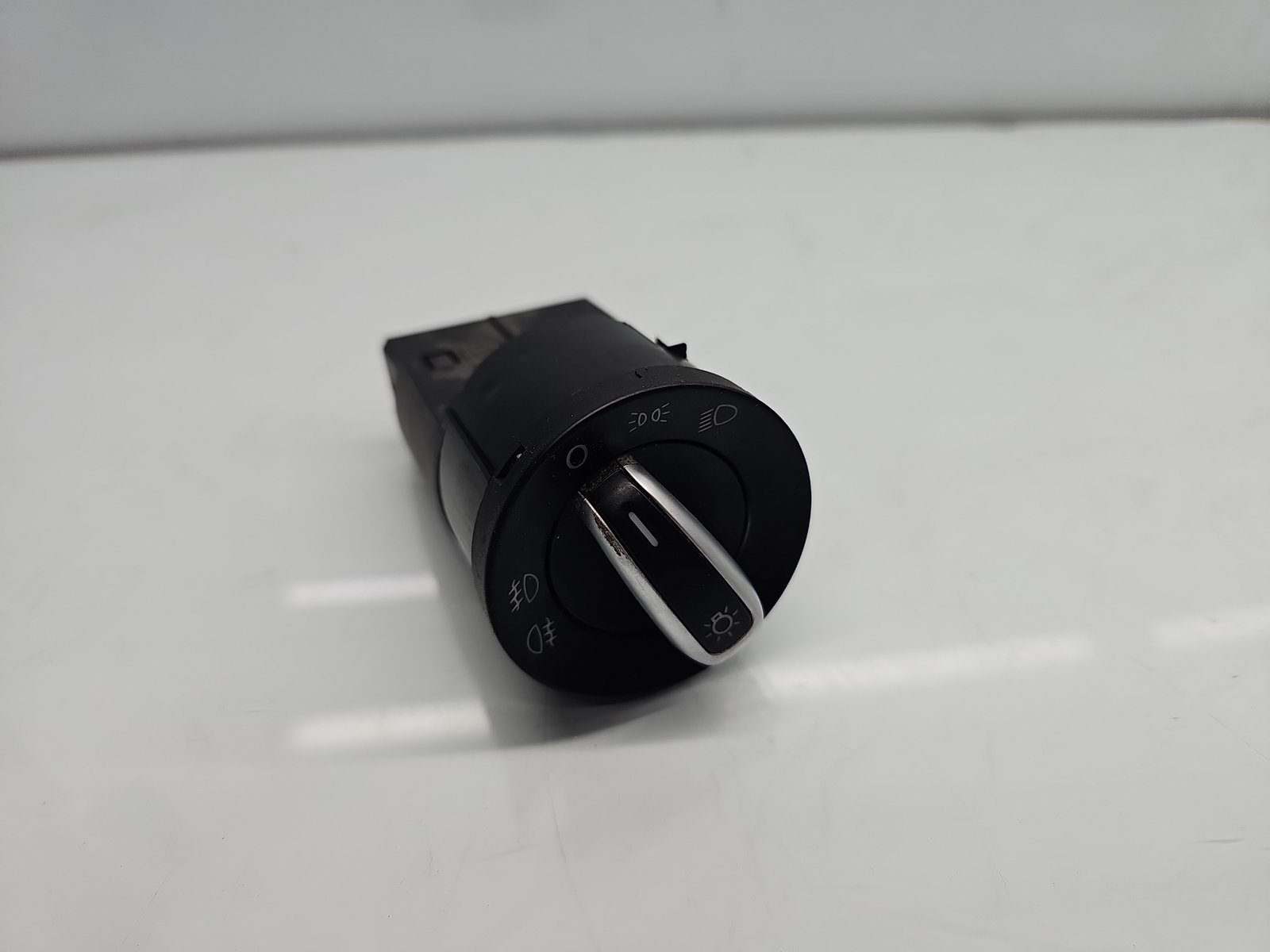 Bloc lumini Volkswagen Polo (6R) [Fabr 2009-2016] 6R0941531J - imagine 1