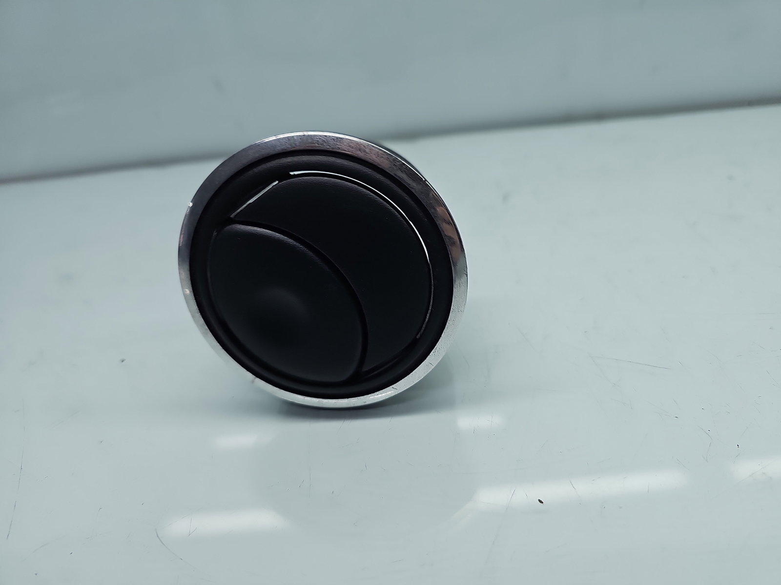 Grila aerisire dreapta Dacia Duster [Fabr 2010-2017] 687601987R - imagine 3