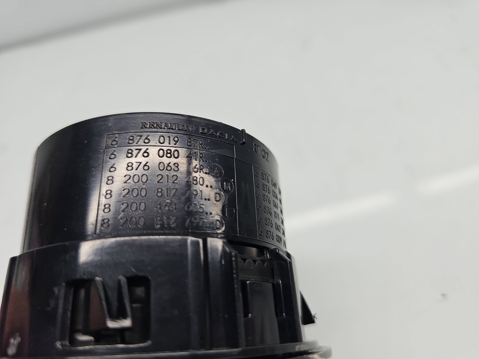 Grila aerisire spate Dacia Duster [Fabr 2010-2017] 687601987R - imagine 5