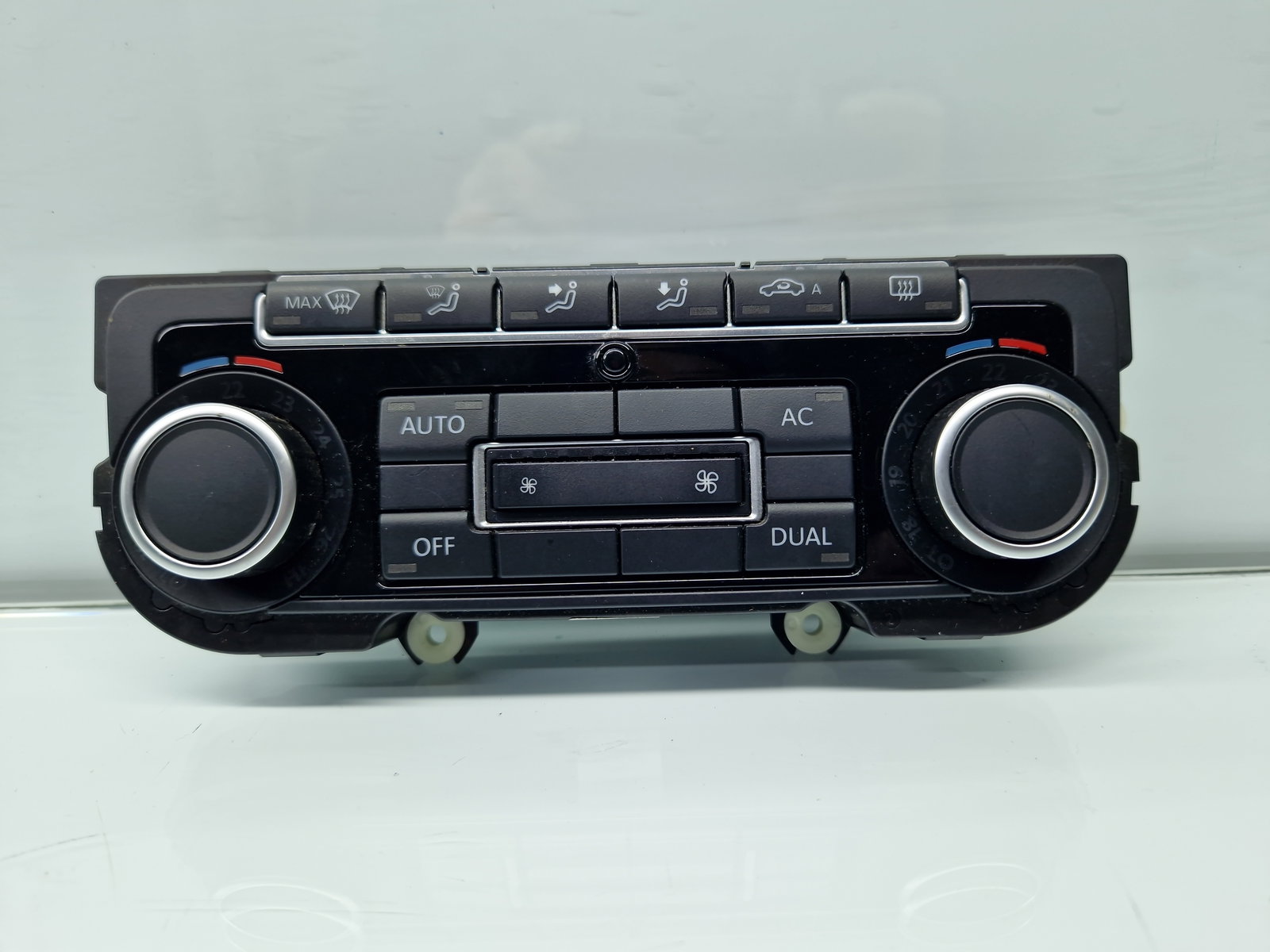 Panou comanda clima Volkswagen Passat B7 (365) Variant [Fabr 2010-2014] 5K0907044ER - imagine 1