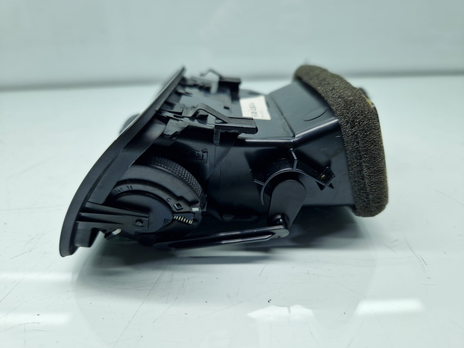 Grila aerisire stanga Volkswagen Passat B7 (365) Variant [Fabr 2010-2014] 3AC819701A - imagine 2