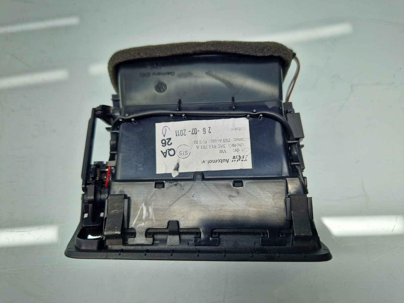 Grila aerisire stanga Volkswagen Passat B7 (365) Variant [Fabr 2010-2014] 3AC819701A - imagine 5