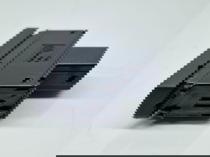  Buton avarii Volkswagen Passat B7 (365) Variant [Fabr 2010-2014] 9535091QB