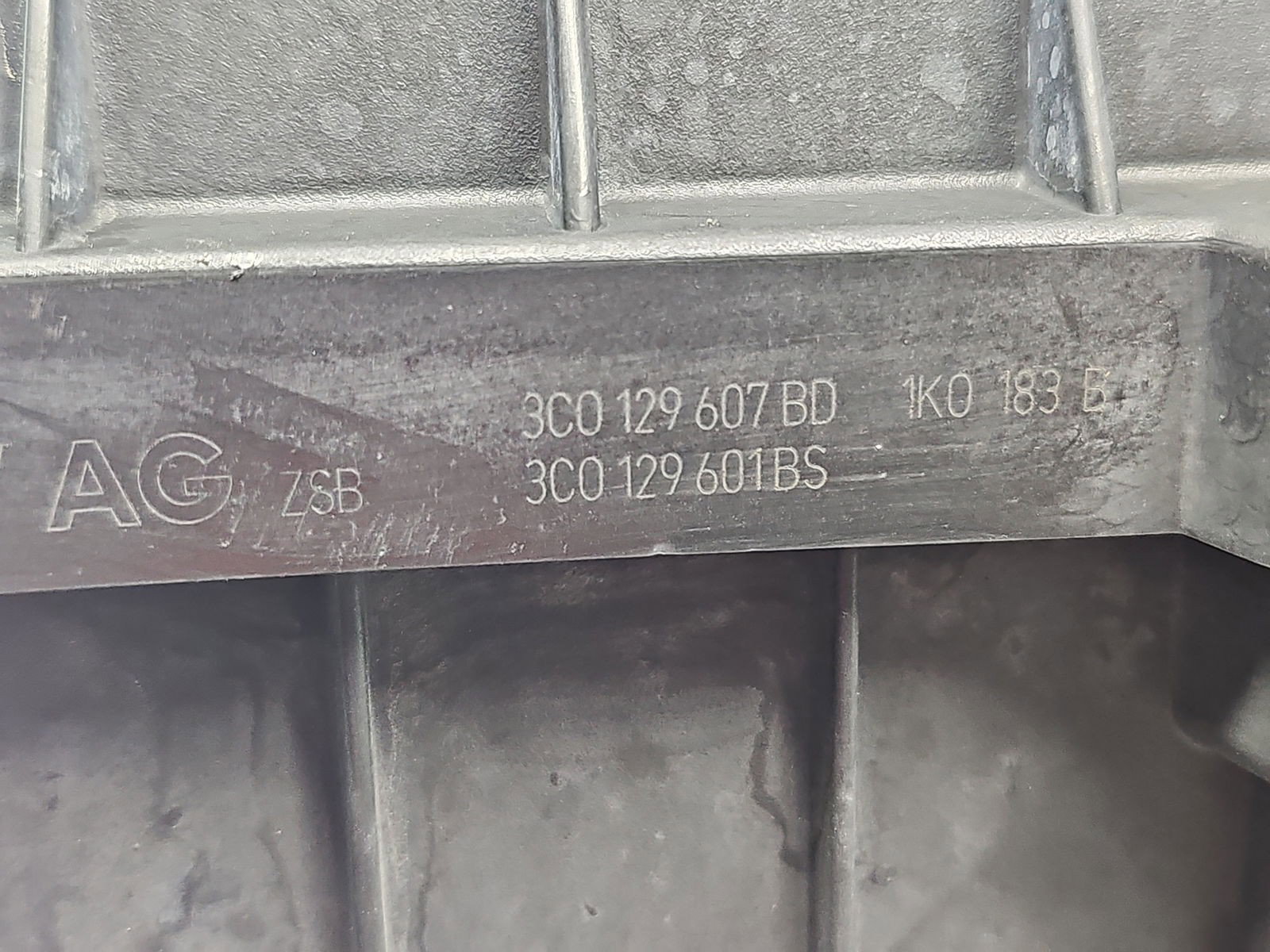 Carcasa filtru aer Skoda Octavia 2 (1Z3) [Fabr 2004-2013]] 3C0129607BD 1.6 TDI CAYC 77KW / 105CP - imagine 2