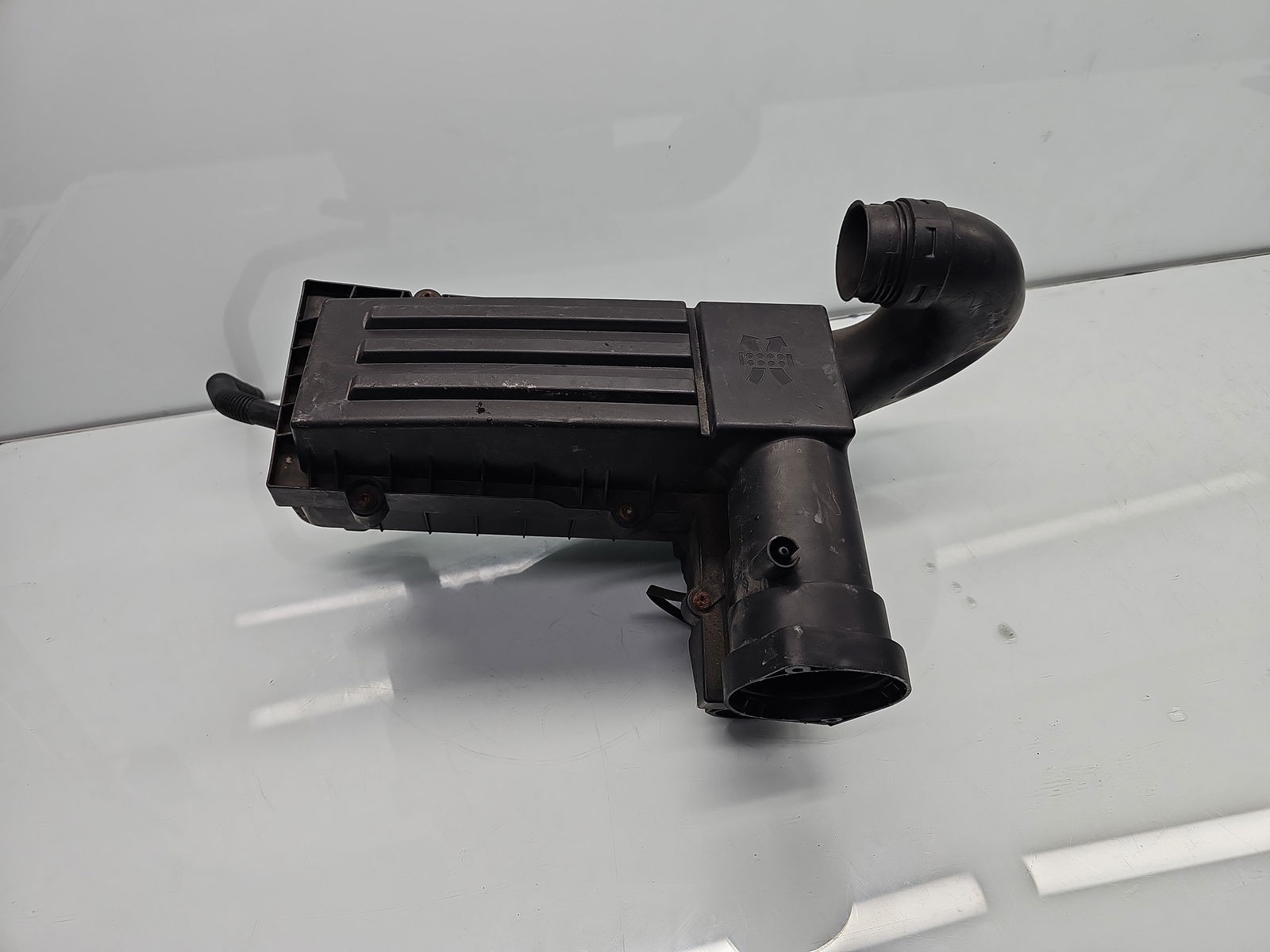 Carcasa filtru aer Volkswagen Jetta 4 (6Z) [Fabr 2011-2017] 3C0129607BC 2.0 TDI CFFB 103KW / 140CP - imagine 1