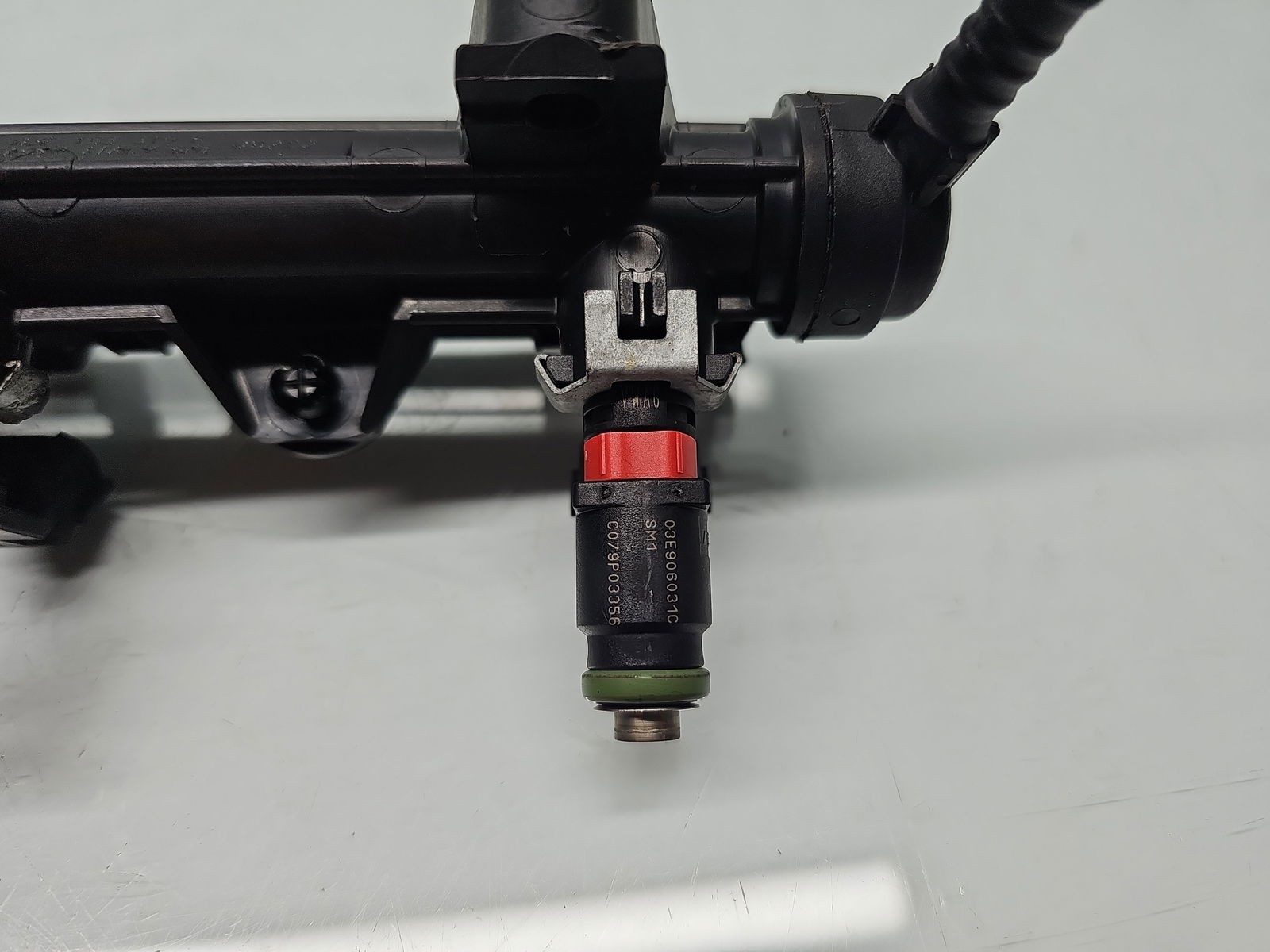 Rampa injectoare Skoda Fabia 2 (5J, 542) [Fabr 2007-2014] 03E133320A 1.2 Benz CGPA 51KW / 70CP - imagine 4