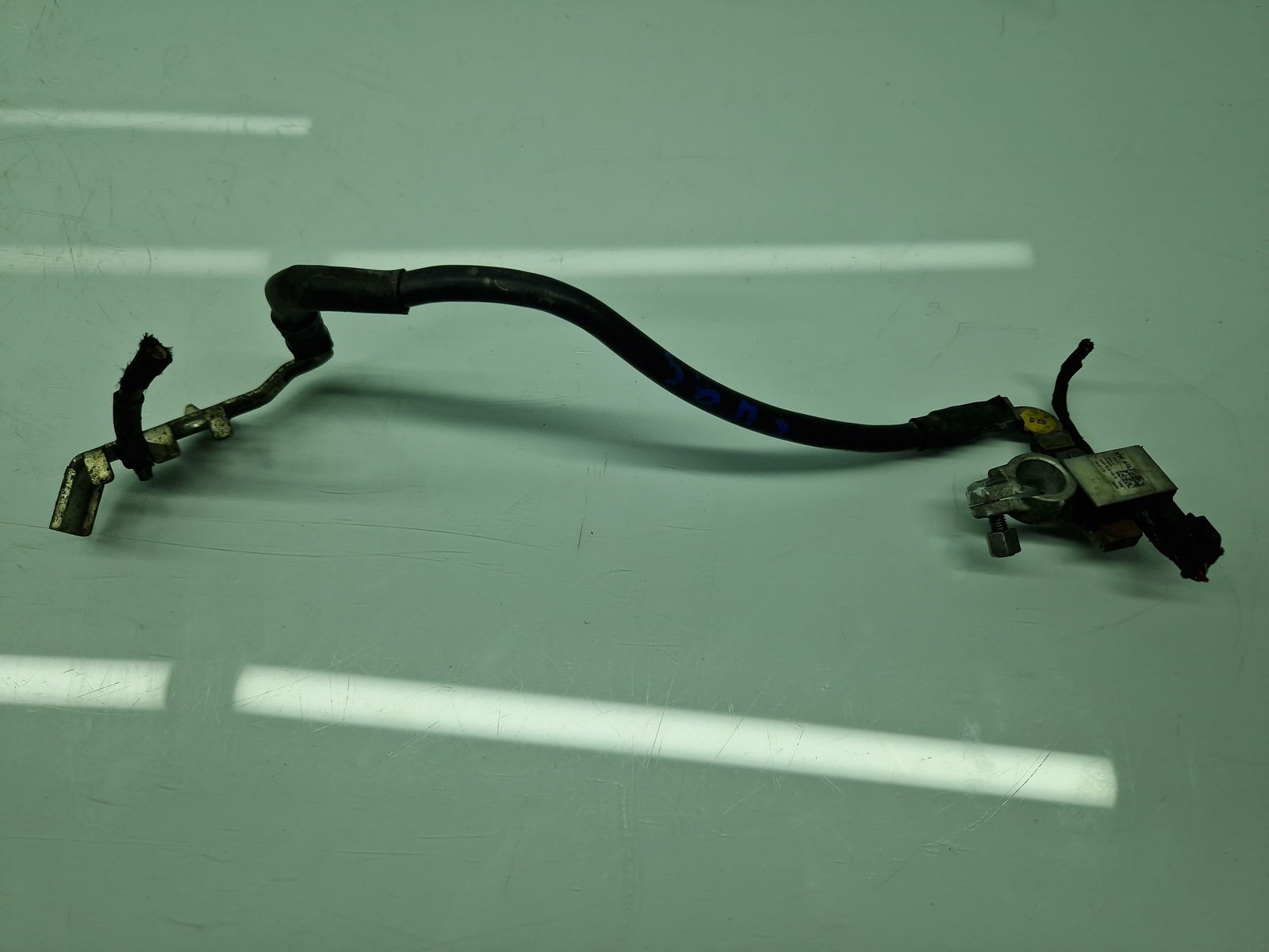 Borna baterie (-) Volkswagen Passat B8 (3G2) [Fabr 2015-prezent] 5Q0915181C - imagine 1