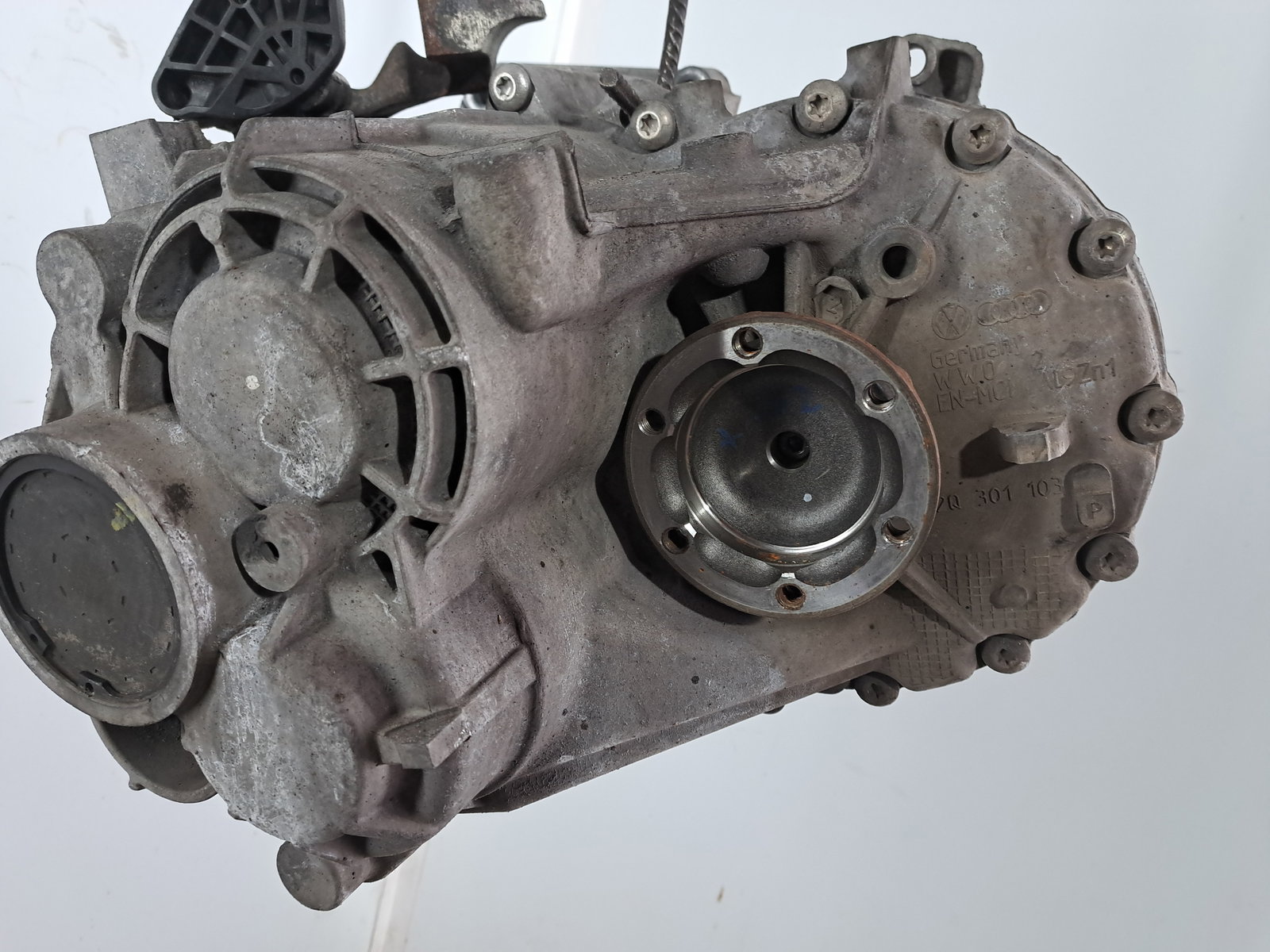 Cutie viteze manuala 6 trepte Volkswagen Passat CC (357) [Fabr 2008-2012] 2.0 TDI CFFB LNZ 103KW / 140CP - imagine 7