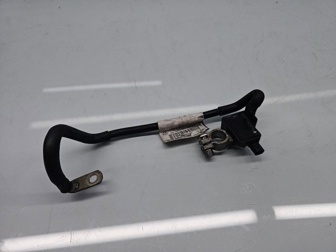 Borna baterie (-)  Volkswagen Passat B7 (362) [Fabr 2010-2014] 1K0915181H