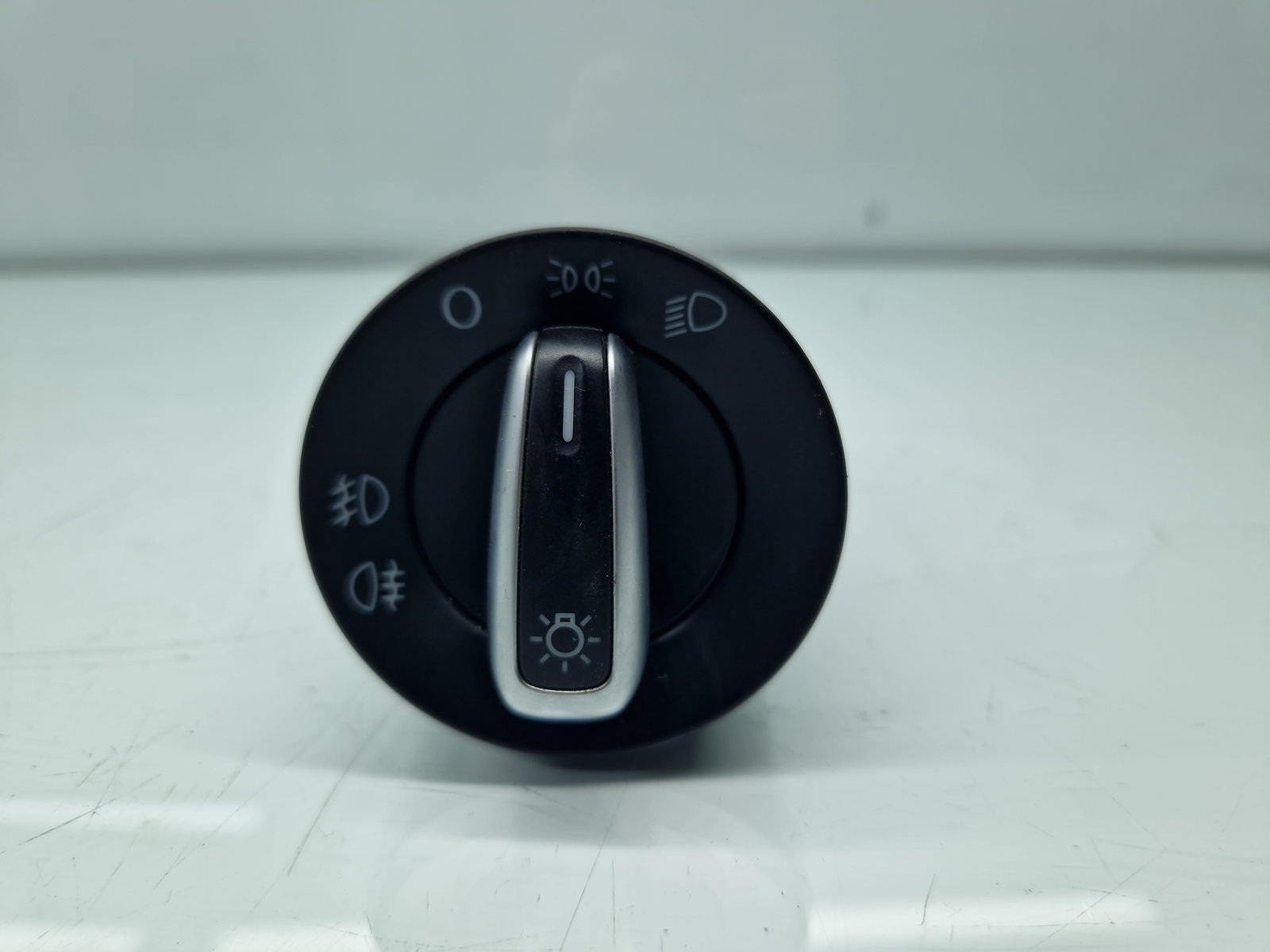 Bloc lumini Volkswagen Polo (6R) [Fabr 2009-2016] 6R0941531J - imagine 1