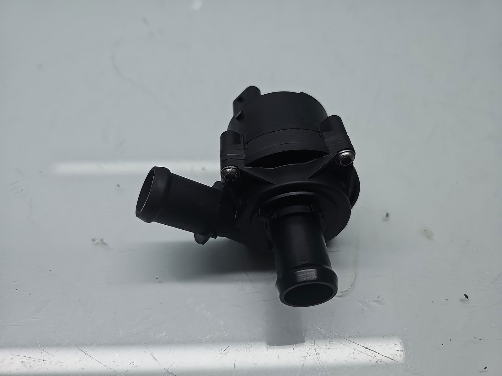 Pompa recirculare apa Volkswagen Golf 7 (5G) [Fabr 2014-prezent] 5Q0965567 2.0 TDI CZEA 110KW / 150CP - imagine 3