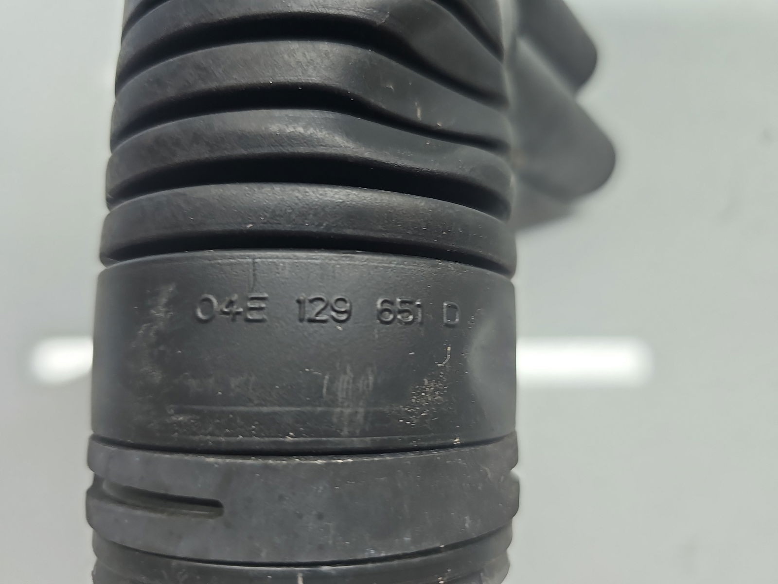 Tub admisie aer Volkswagen Passat B8 (3G2) [Fabr 2015-prezent] 04E129651D 2.0 TDI CZEA 110KW / 150CP - imagine 2